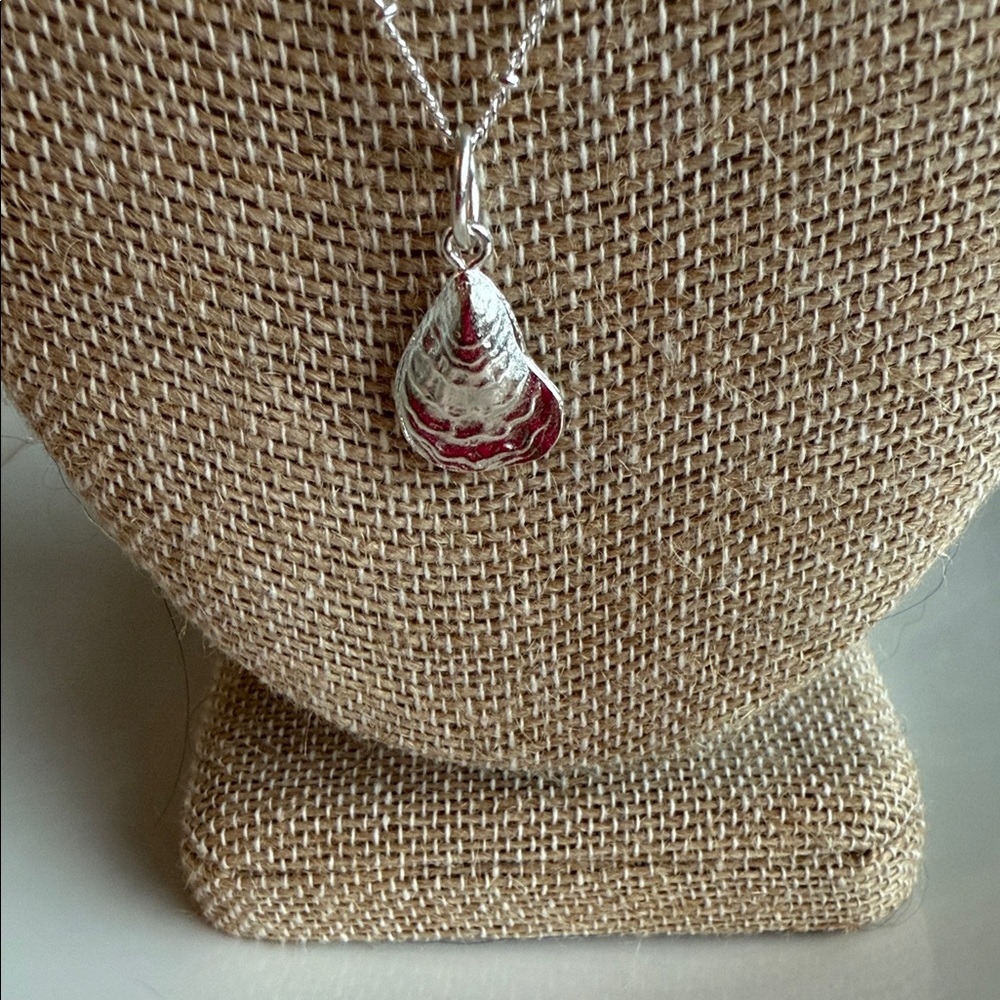 Elegant Silver Oyster Pendant Necklace